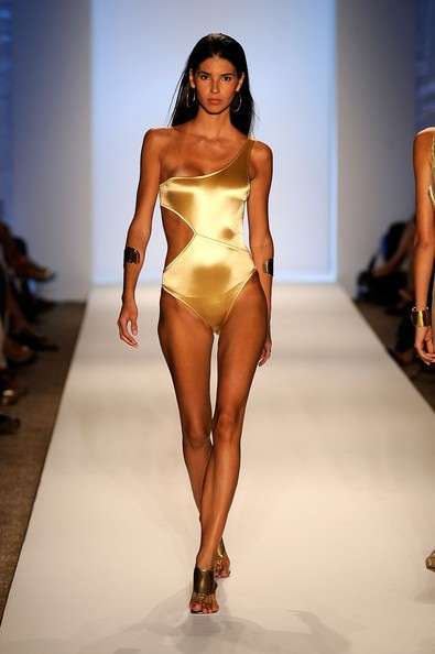 Arriva la decisione dello Iap: Stop a modelle e modelli estetici "anoressici"