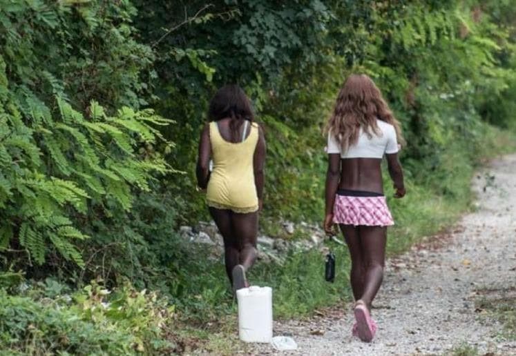 Caserta, costringevano minorenni nigeriane alla prostituzione: 4 arresti
