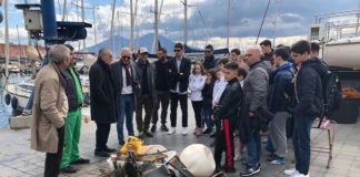 Al Molosiglio ‘La Giornata dedicata all’Ambiente’: Ecco i “reperti” pescati dai sommozzatori Al Molosiglio 'La Giornata dedicata all'Ambiente': Ecco i “reperti” pescati dai sommozzatori