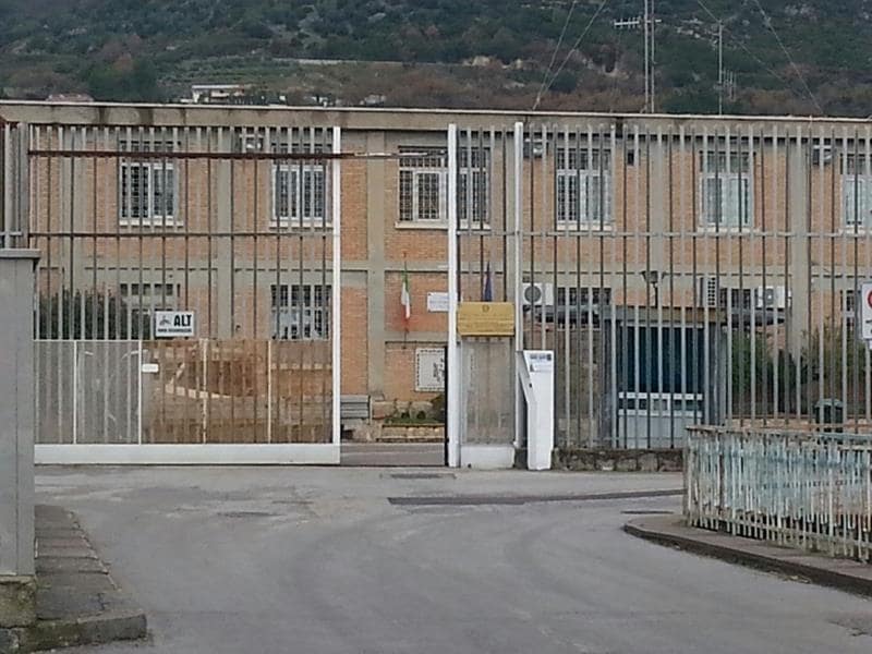 Carcere di Fuorni, rissa tra detenuti salernitani e di Ponticelli: tutti trasferiti