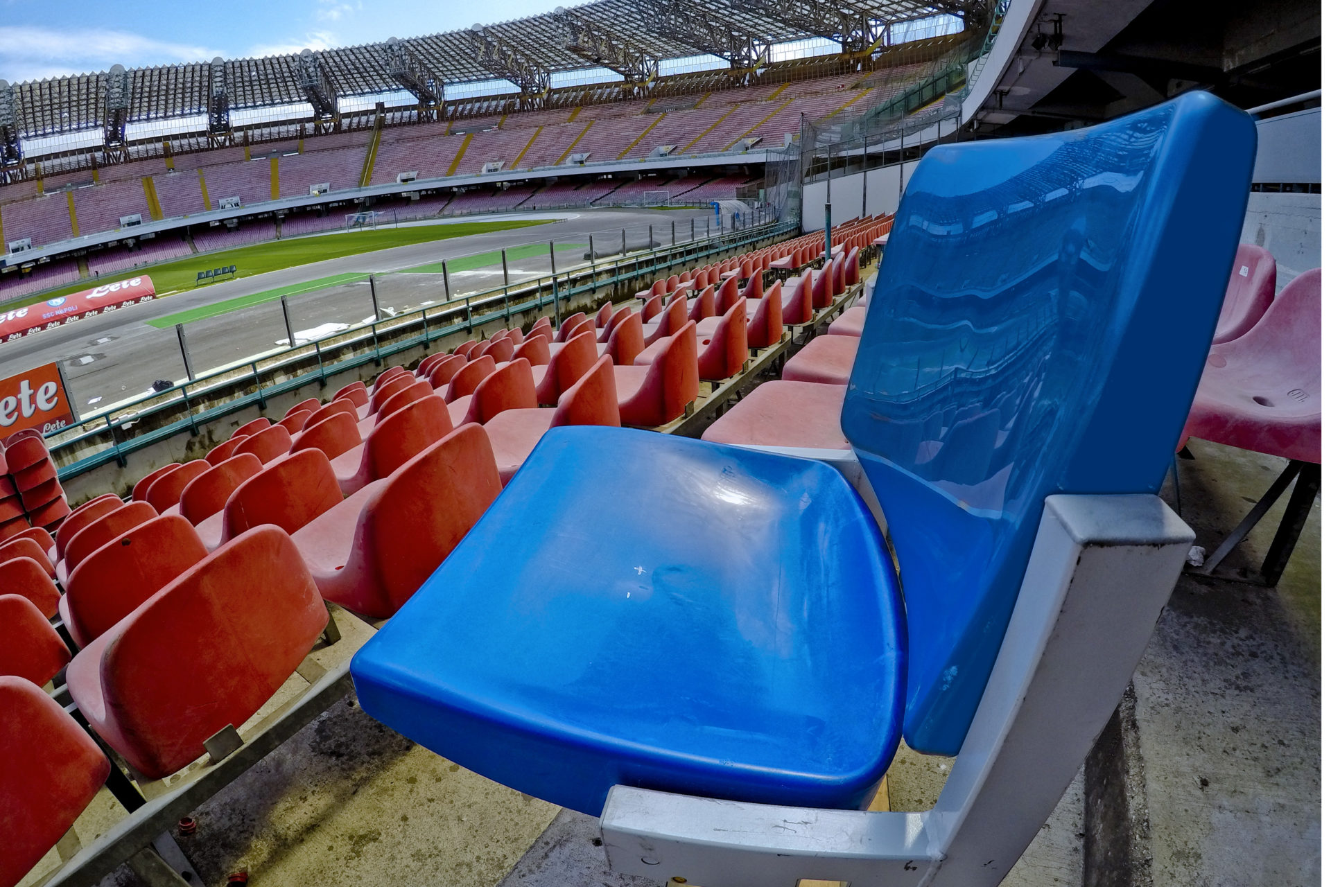 Napoli, Stadio San Paolo: Al via i lavori per sostituire i seggiolini