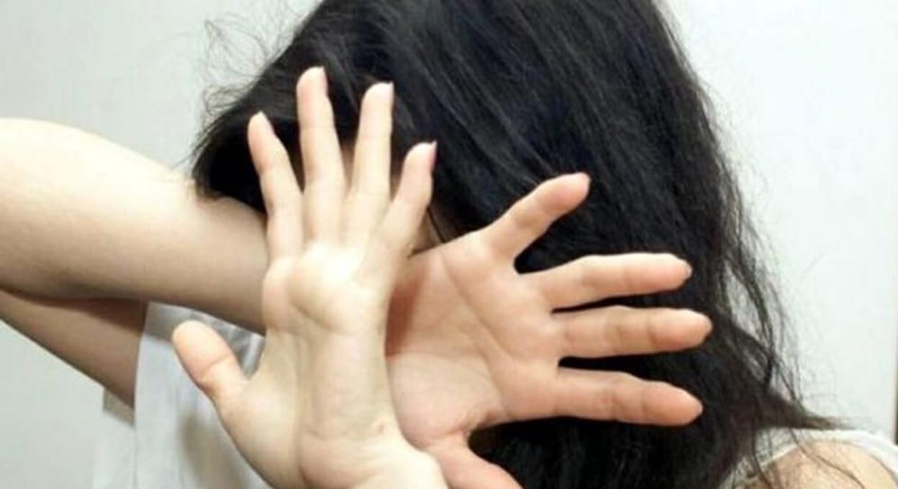 Bagnoli, violenza anche a San Valentino: 43enne arrestato per aver colpito la compagna col casco