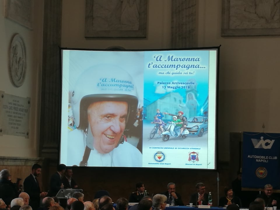 Il Cardinale Sepe chiude la VI edizione ‘A Maronna t’accumpagna…ma chi guida sei tu!”. Elenco dei premiati Il Cardinale Sepe chiude la VI edizione ‘A Maronna t’accumpagna…ma chi guida sei tu!”. Elenco dei premiati