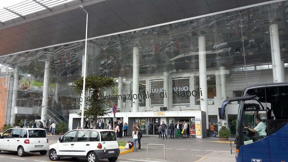 Aeroporto di Capodichino: Nell’addome aveva 112 ovuli tra cocaina ed eroina. Arrestato nigeriano