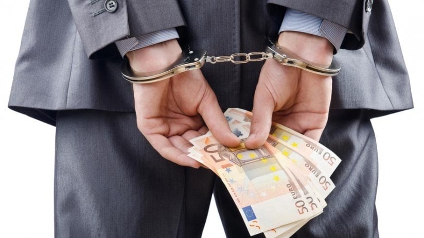 Pollica, tangenti per rete fognaria: 4 arresti per tentata corruzione