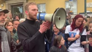 "DisarmiAmo Napoli", cittadini in piazza contro la camorra