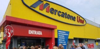 Mercatone Uno è fallita, i dipendenti lo scoprono su facebook