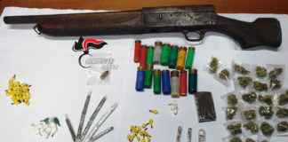 Marigliano: Sequestrato fucile a canne mozze e droga nel rione 'Pontecitra'