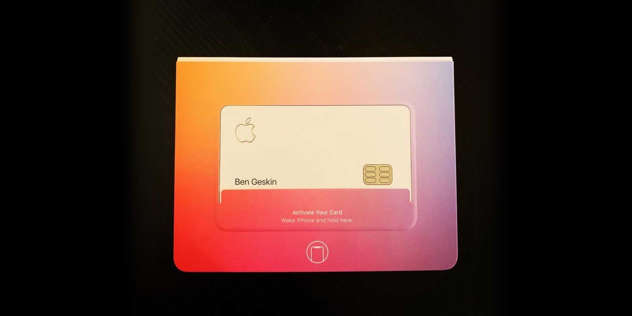 Apple Card: Le prime immagini della carta di credito di Cupertino