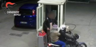 Giugliano in Campania: Otto rapine a distributori. Arrestati i due complici
