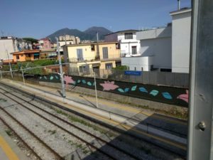 Ponticelli: la stazione della Circumvesuviana è “invasa” dalla Street Art