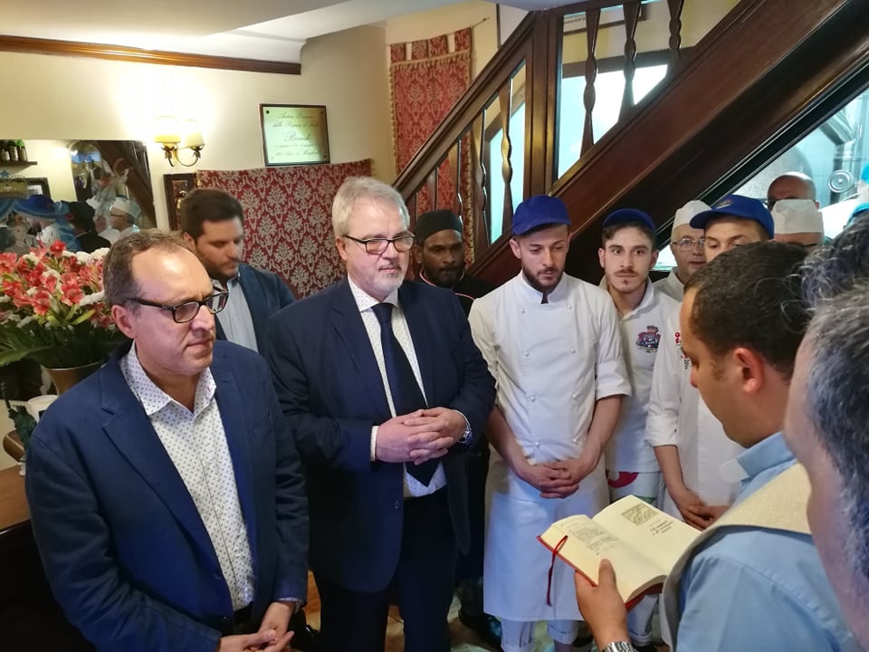 La pizza Margherita compie 130 anni. Da Brandi gli "ospiti" della Caritas