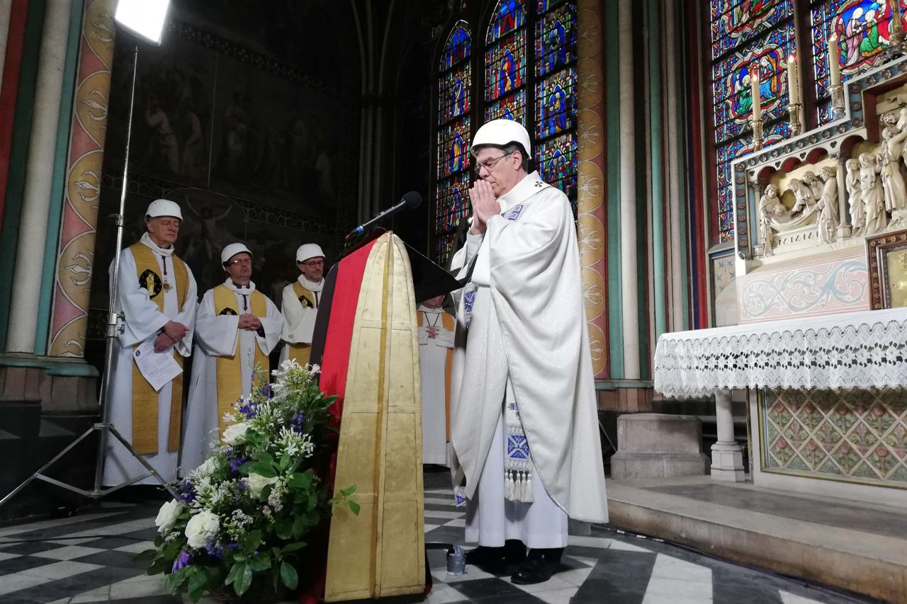 Notre-Dame, celebrata la prima messa a due mesi dall'incendio