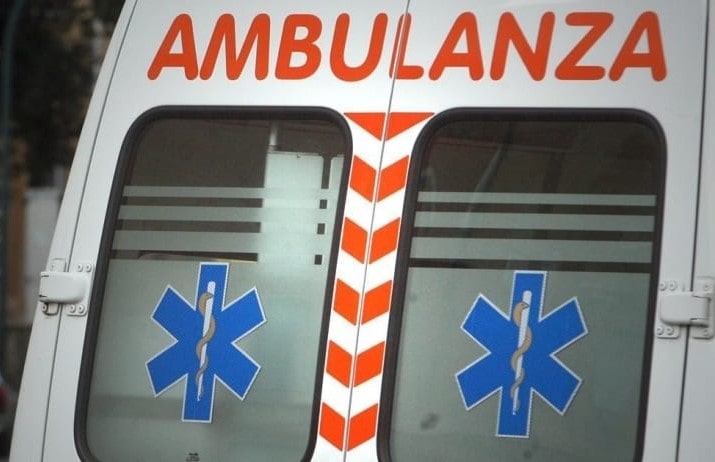 Contursi Terme, scontro frontale tra auto e furgone: morto un 76enne