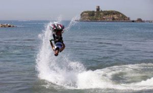 Aquabike, il campione Roberto Mariani regala spettacolo a Monte di Procida