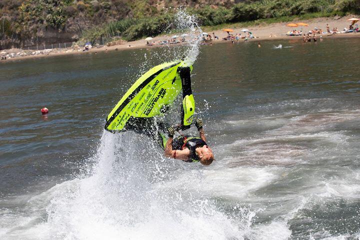 Aquabike, il campione Roberto Mariani regala spettacolo a Monte di Procida