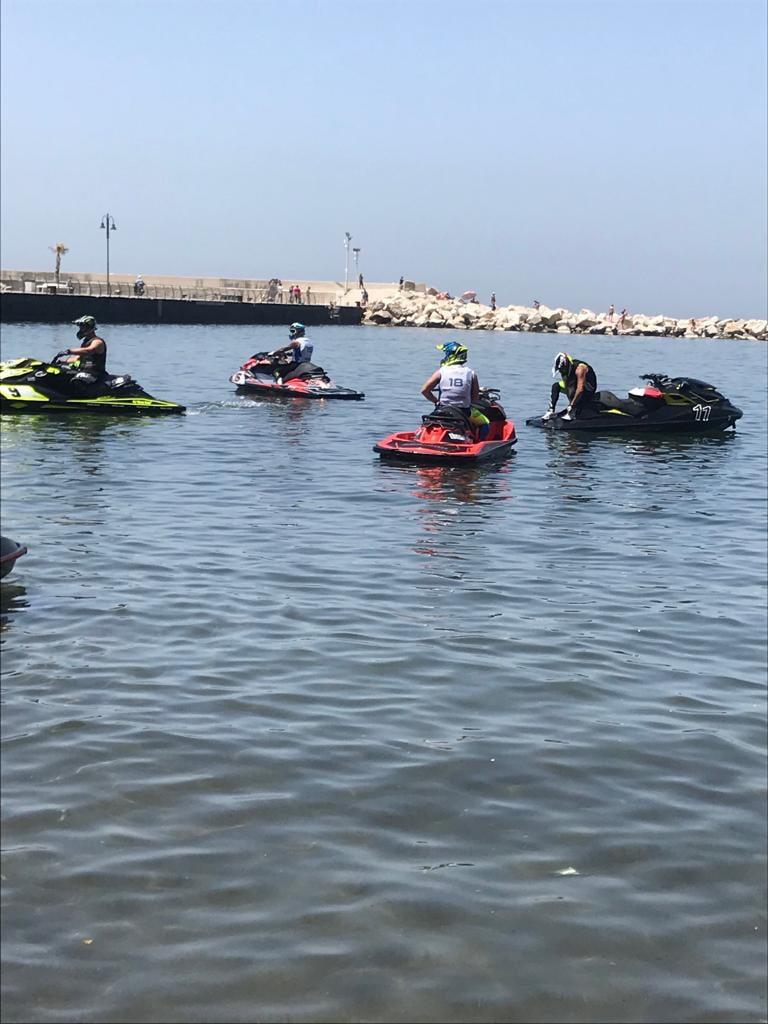 Aquabike, il campione Roberto Mariani regala spettacolo a Monte di Procida