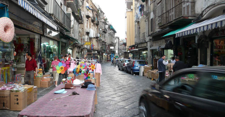 Napoli, chiedevano il pizzo nel mercato della Maddalena: sette arrestati