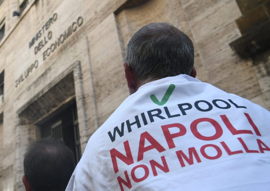 Whirlpool: nuovo blocco stradale da parte dei lavoratori in via Argine