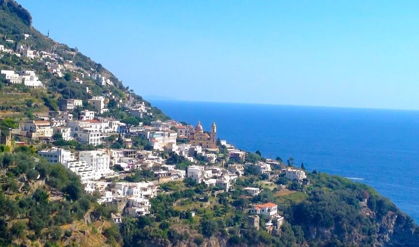 3mila euro per una vacanza in villa inesistente: una turista truffata online