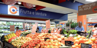 Cronaca di Napoli: Eseguito sequestro preventivo della struttura aziendale dei supermercati a marchio '365' per ipotesi di bancarotta fraudolenta e frode fiscale.