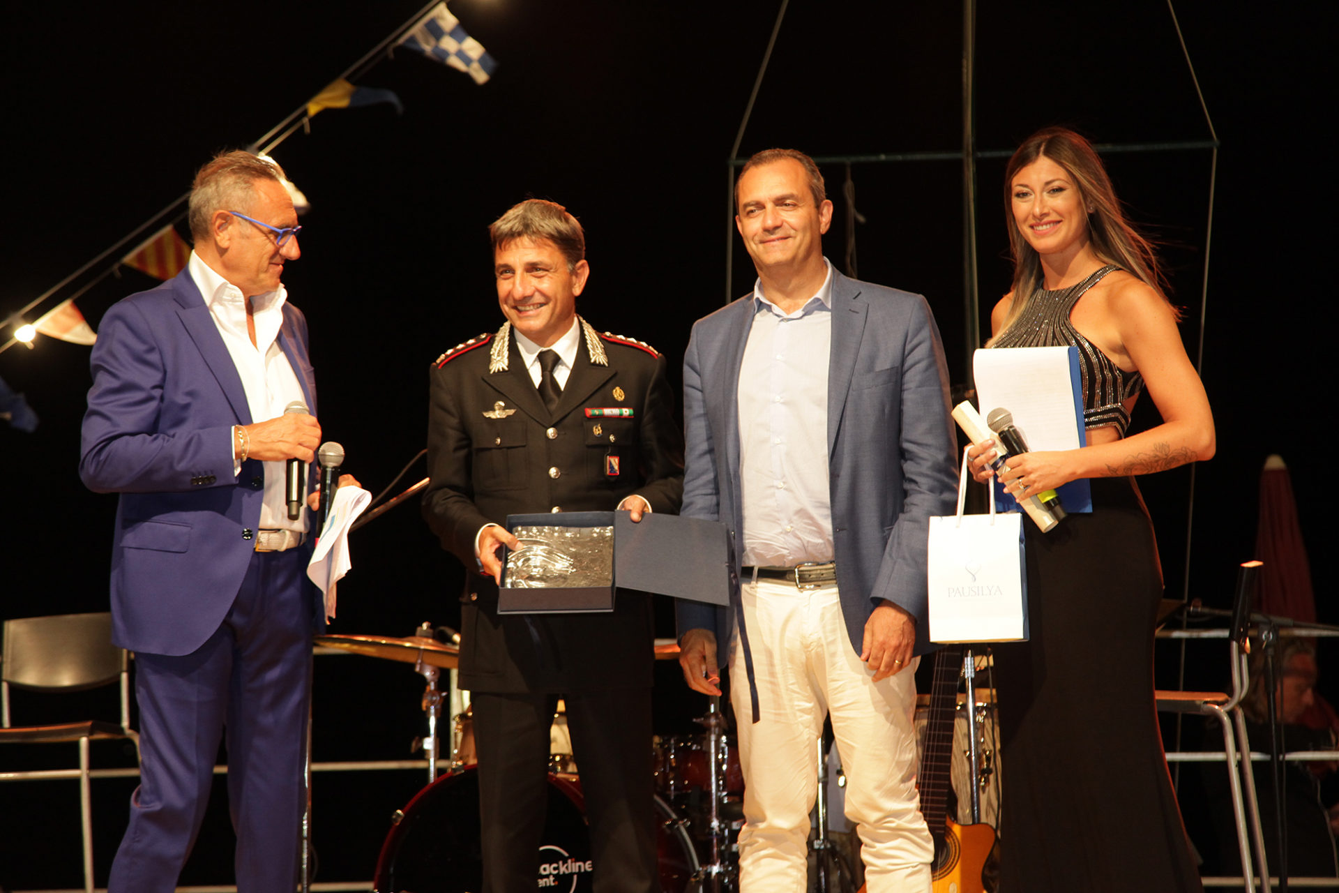 Premio Napoli c'è, consegnati i riconoscimenti nella splendida cornice del Bagno Elena