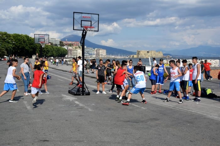 Napoli, ecco Un canestro contro l’omofobia: il basket contro i pregiudizi