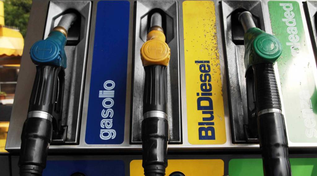 Benzina e diesel, allo studio tagli del governo: cosa cambia