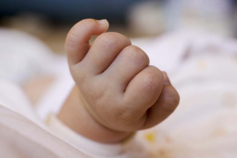 Sant’Egidio del Monte Albino, bimba strangolata: è stata arrestata anche la madre