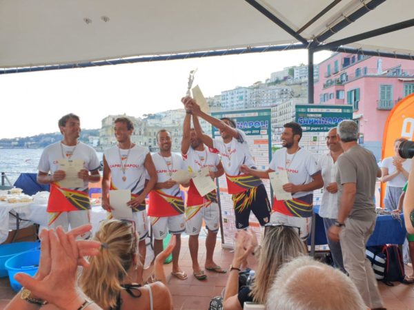 Capri-Napoli 2019 non competitiva. Vince la staffetta del Circolo Canottieri Napoli