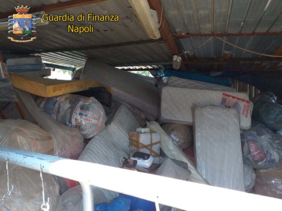 Volla, scoperta discarica abusiva: sequestrate 2 aziende e 300 tonnellate di rifiuti speciali