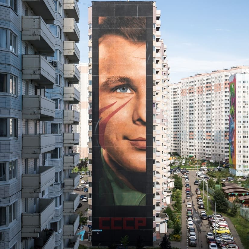 Jorit, la sua arte approda in Russia: un murale dedicato a Jurij Gagarin