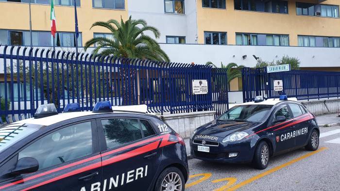 Avellino, furto nell’auto in sosta: tre persone denunciate dai Carabinieri