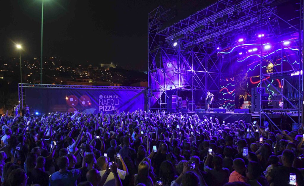 Napoli Pizza Village, programma di lunedì 16: Sul palco The Kolors