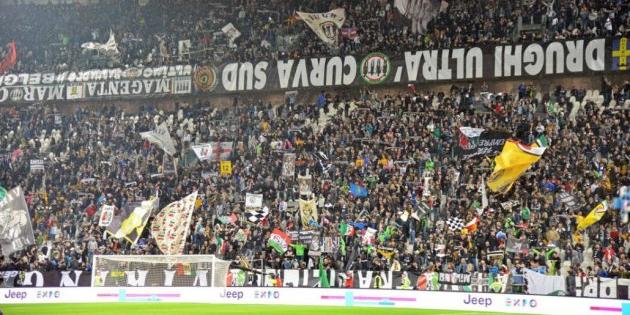 Juventus, arrestati 12 capi ultrà: minacciavano la società
