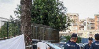 Choc a Scampia, cadavere trovato nel cofano di un'auto