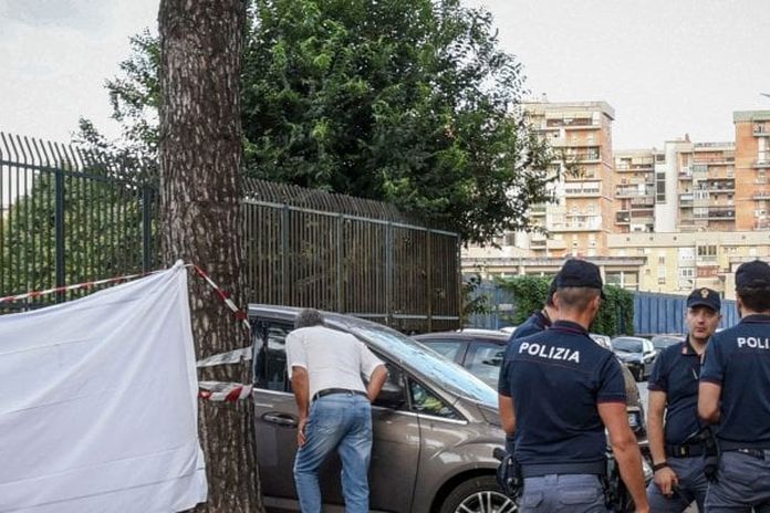Choc a Scampia, cadavere trovato nel cofano di un'auto