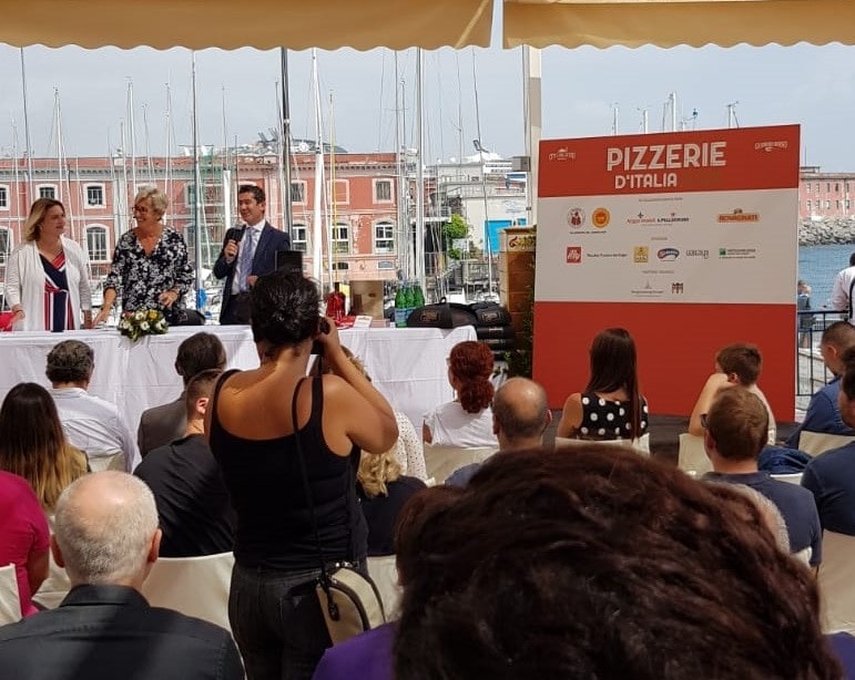 Circolo Canottieri: presentata la Guida Pizzerie d'Italia 2020