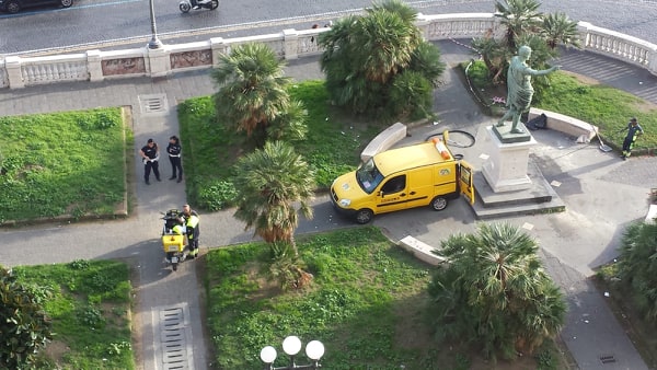 Tragedia a Napoli: Trovato morto un vigile urbano ai giardini di Via Cesario Console