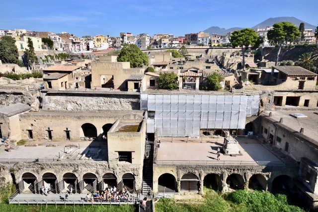 Parco Archeologico di Ercolano: Il Ministro Dario Franceschini inaugura la "Casa del Bicentenario"