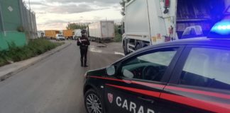 Stir di Giugliano, auto-compattatori in fila rilasciano percolato: 15 denunce