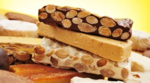 Il Torrone a Napoli, il dolce della festa Ognissanti. Origini e ricetta