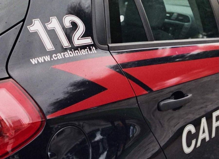 Vomero, blitz dei Carabinieri: cinque coltelli sequestrati a minorenni