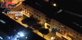 Ponticelli, spaccio di droga sotto gli occhi dei figli minorenni: 4 in manette