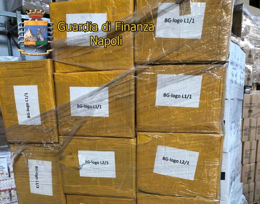 Guardia di Finanza: sequestrati più di 6000 capi di abbigliamento contraffatti
