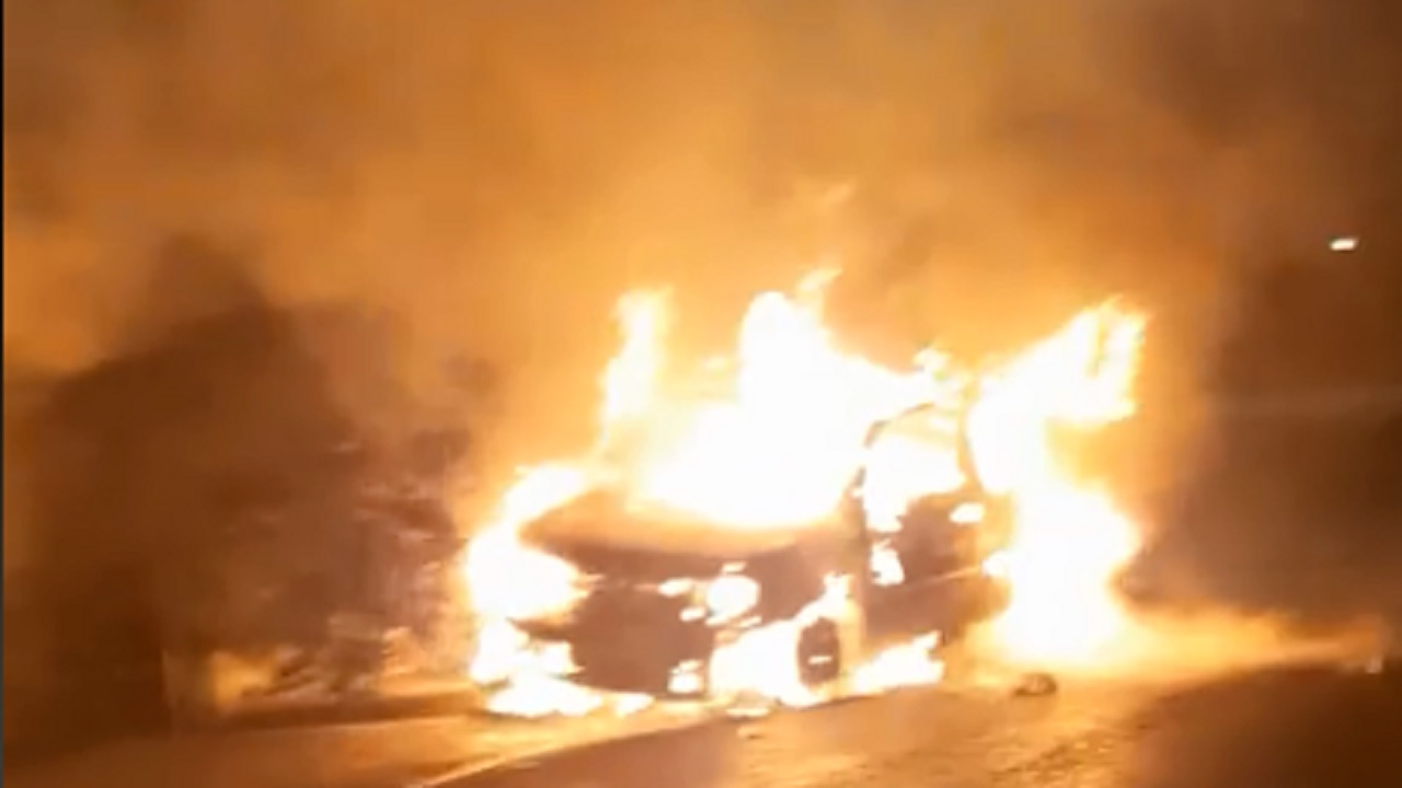 San Giorgio a Cremano, incendiate le auto del consigliere comunale Russo
