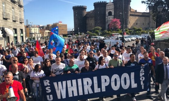 Sciopero dell’industria: operai di Leonardo Nola a sostegno dei lavoratori Whirlpool 