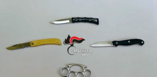 Napoli, Vomero: Fermati due giovani in possesso di coltelli a serramanico