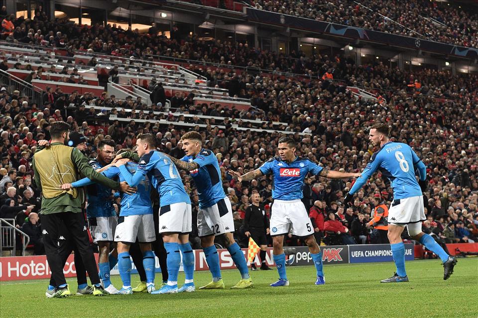 Il Calcio Napoli lotta, combatte e pareggia in casa dei campioni d'Europa 1-1 ad Anfield