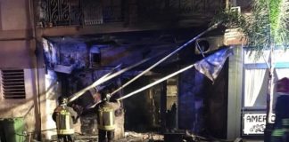 Incubo racket a Casoria: entrano armati in un bar, cacciano i clienti e gli danno fuoco Incubo racket a Casoria: entrano armati in un bar e gli danno fuoco